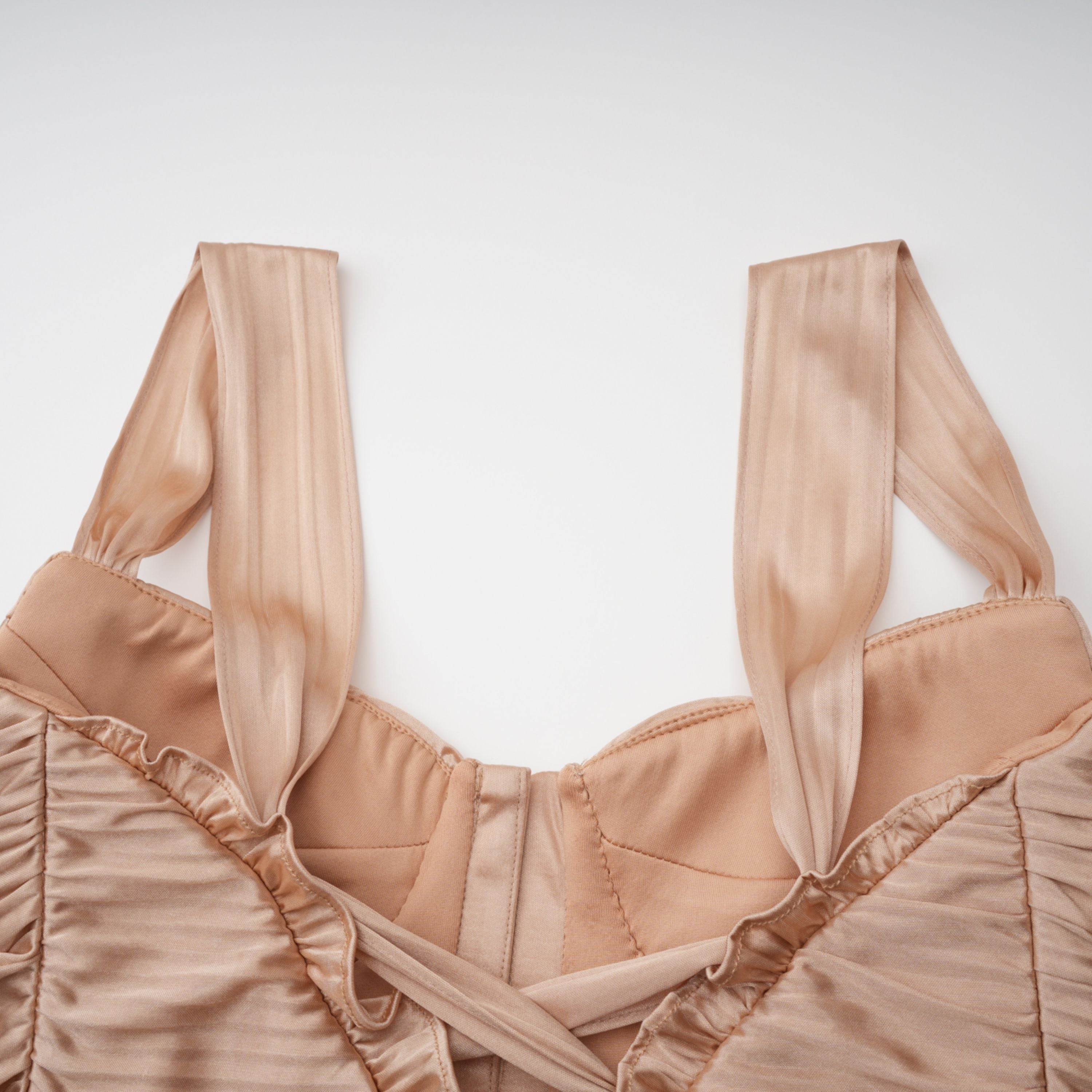 Nicoletta Gold Glänzendes Plissee-Korsett-Maxikleid