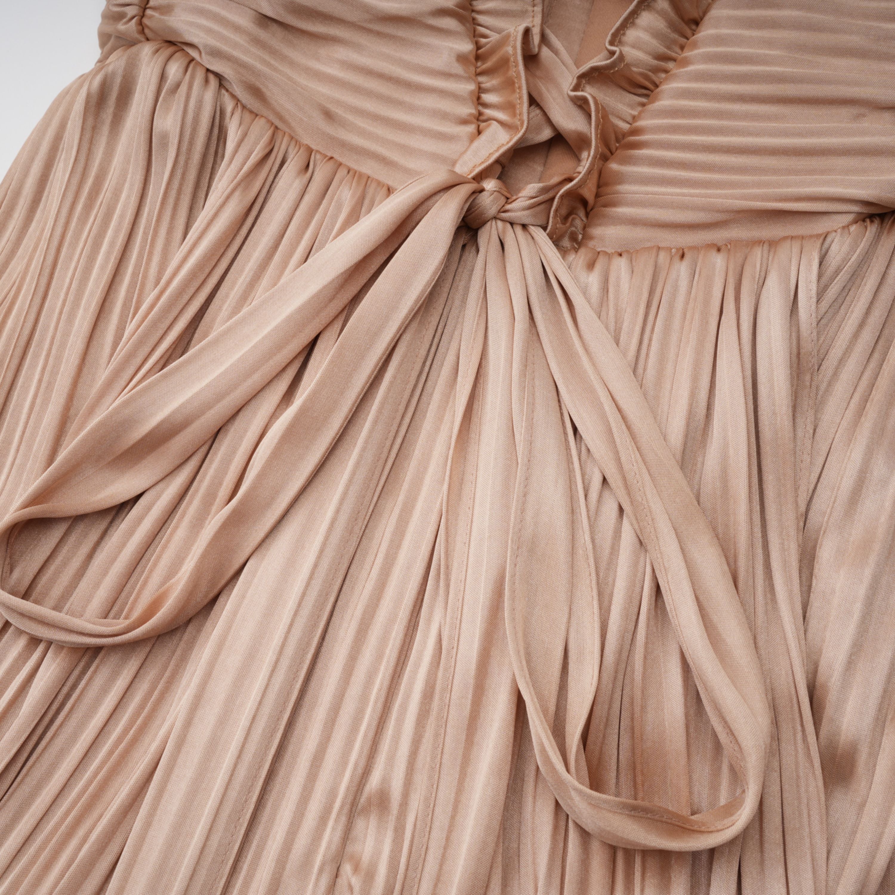 Nicoletta Gold Glänzendes Plissee-Korsett-Maxikleid