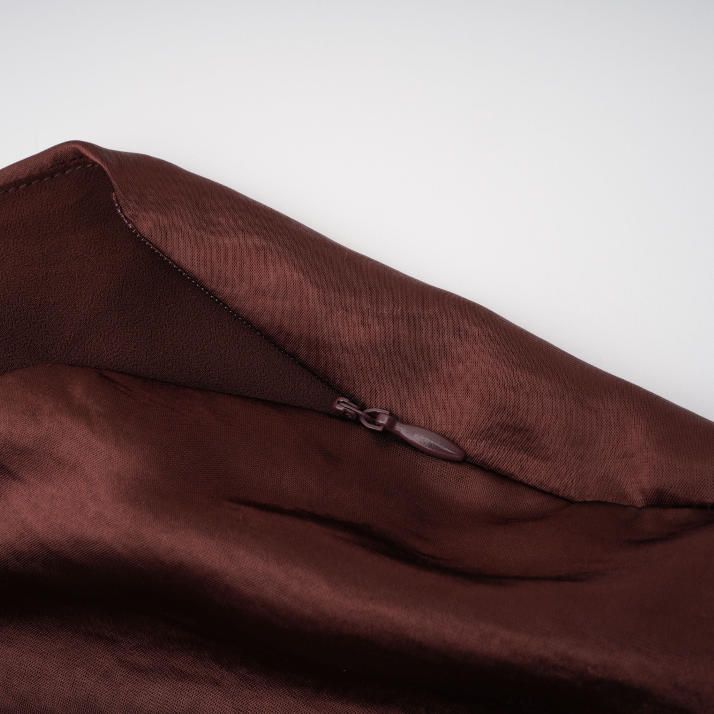 Luisa Brown Asymmetrisches Maxikleid aus gerafftem Satin