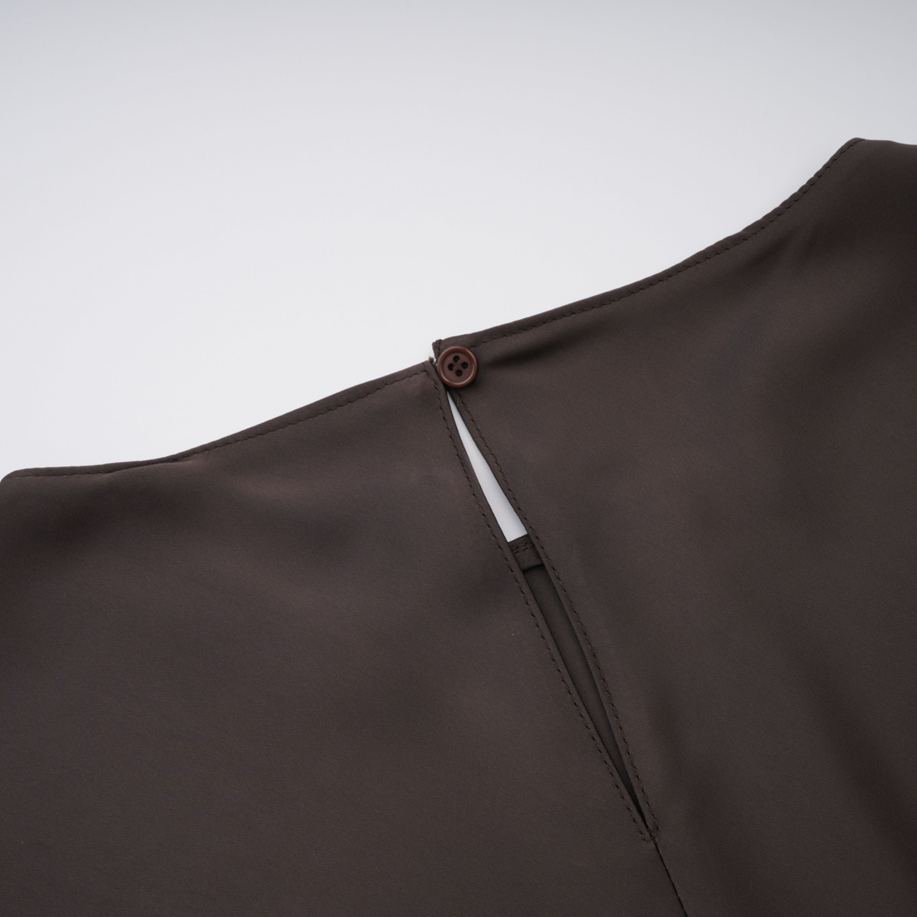 Henrik Brown Kleid mit Spitzenbesatz