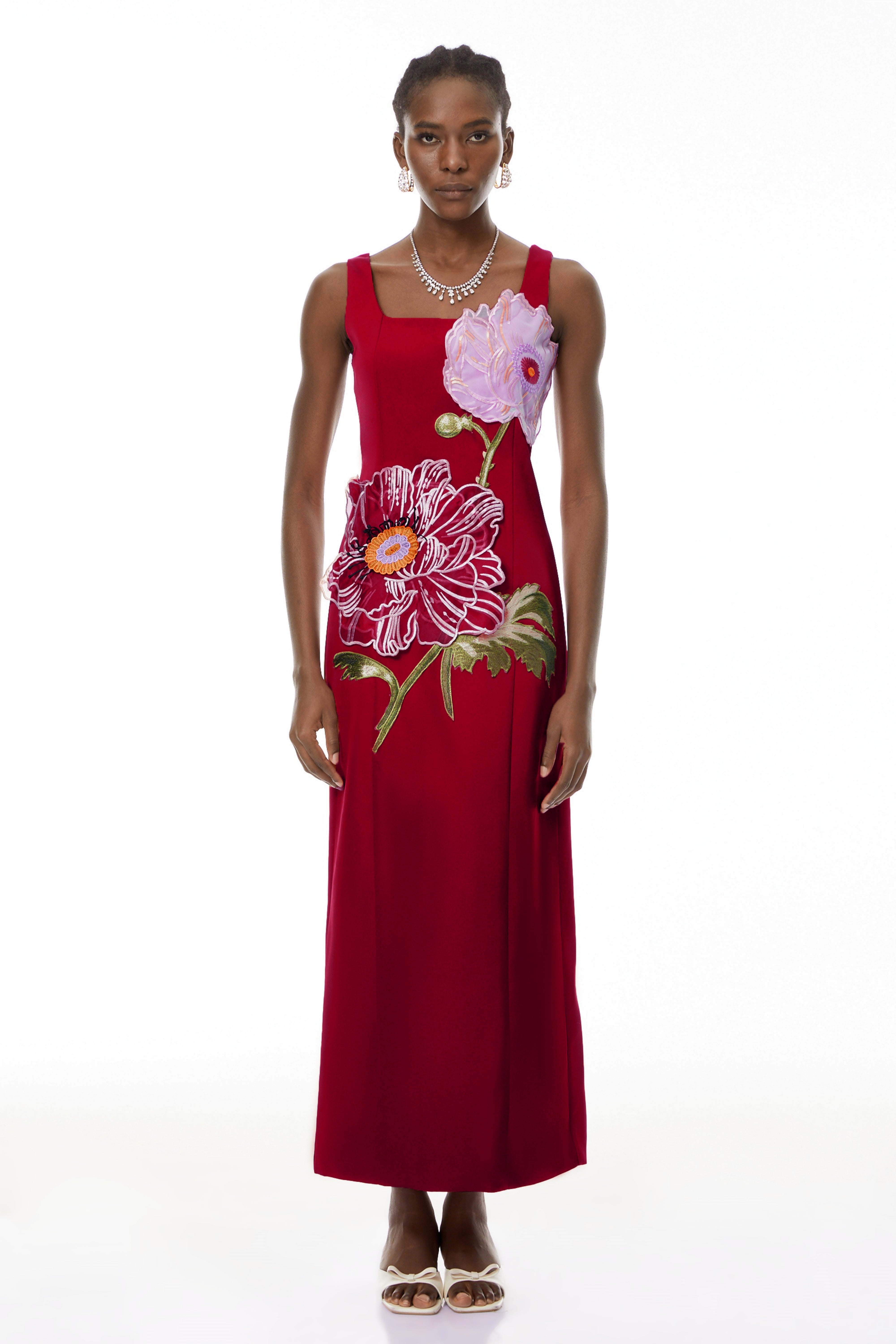 Damaris Rotes Maxikleid mit Blumenstickerei