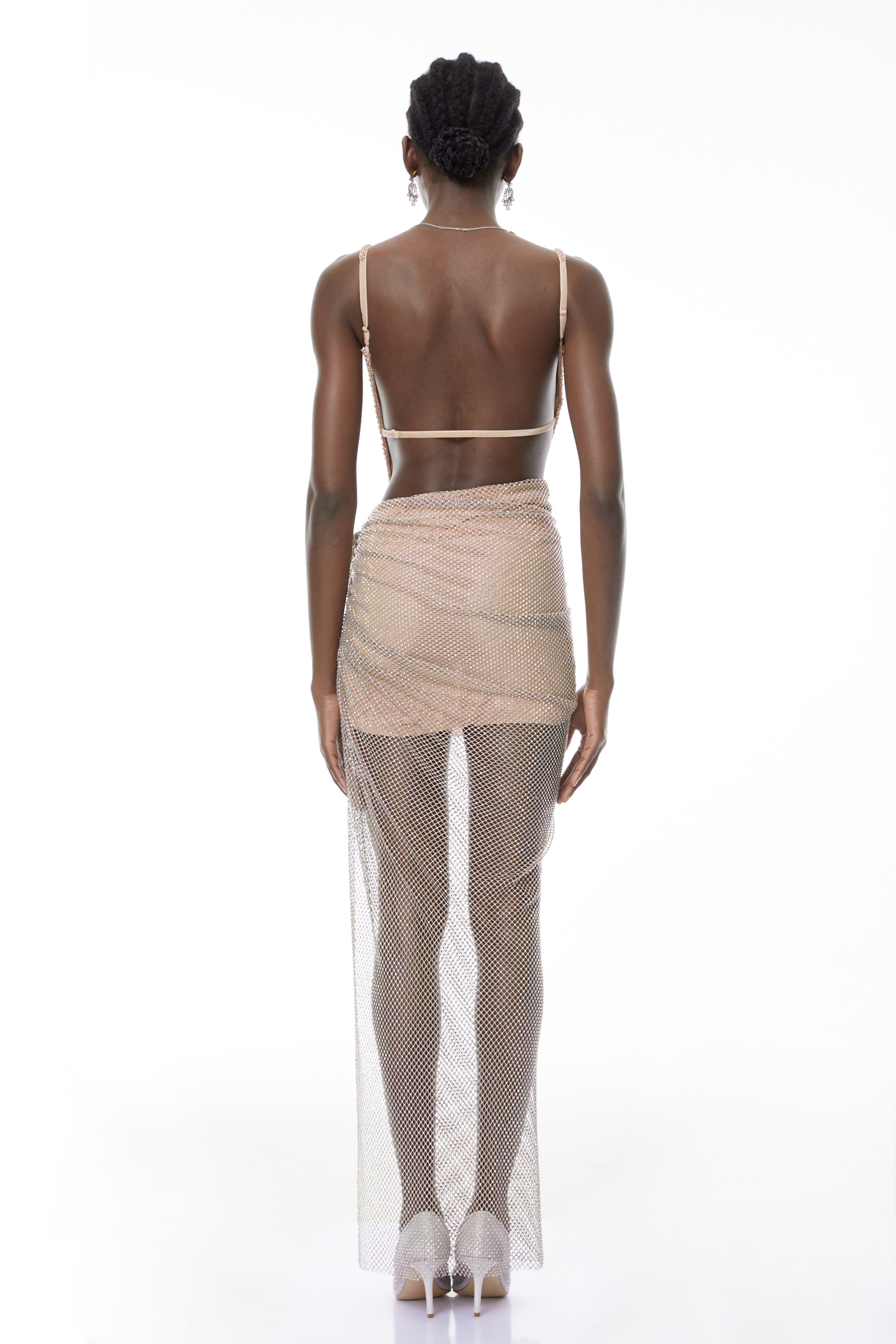 Eliza Champagnerfarbenes Maxikleid mit Strassverzierung und Rüschen