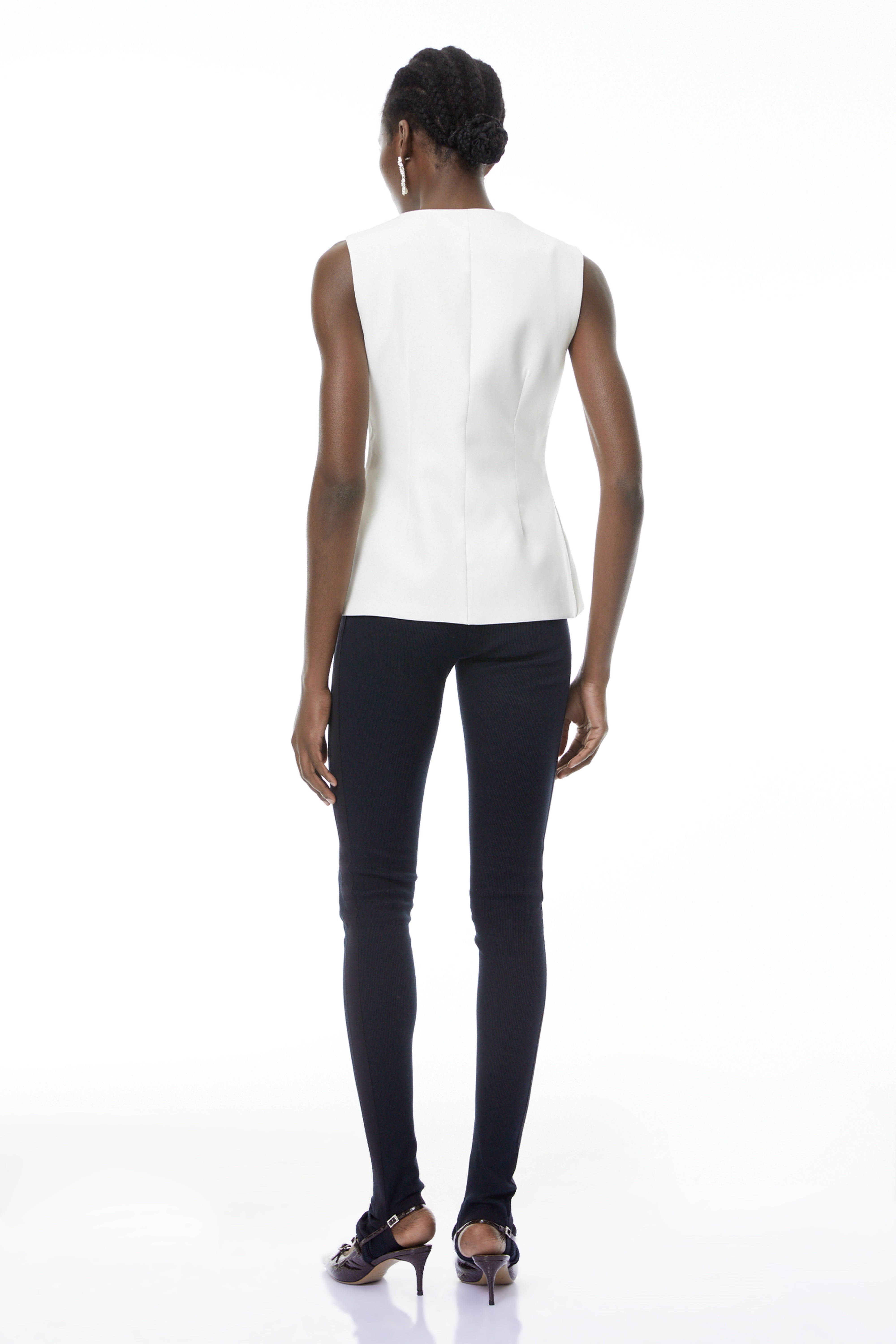 Emma White Weste mit goldenen Knöpfen