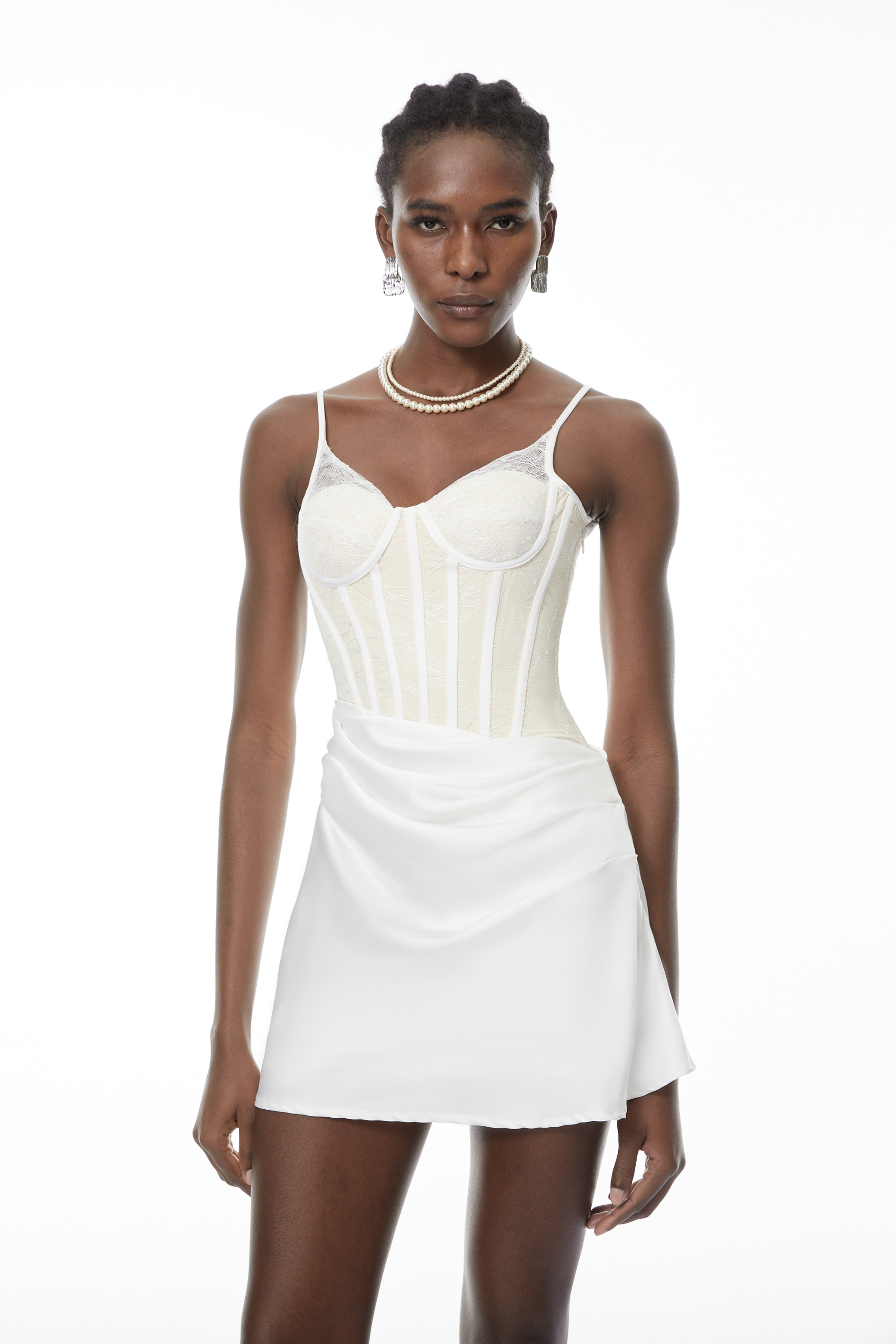 Eufrosina Weißes Bodycon-Minikleid mit Spitzenbesatz