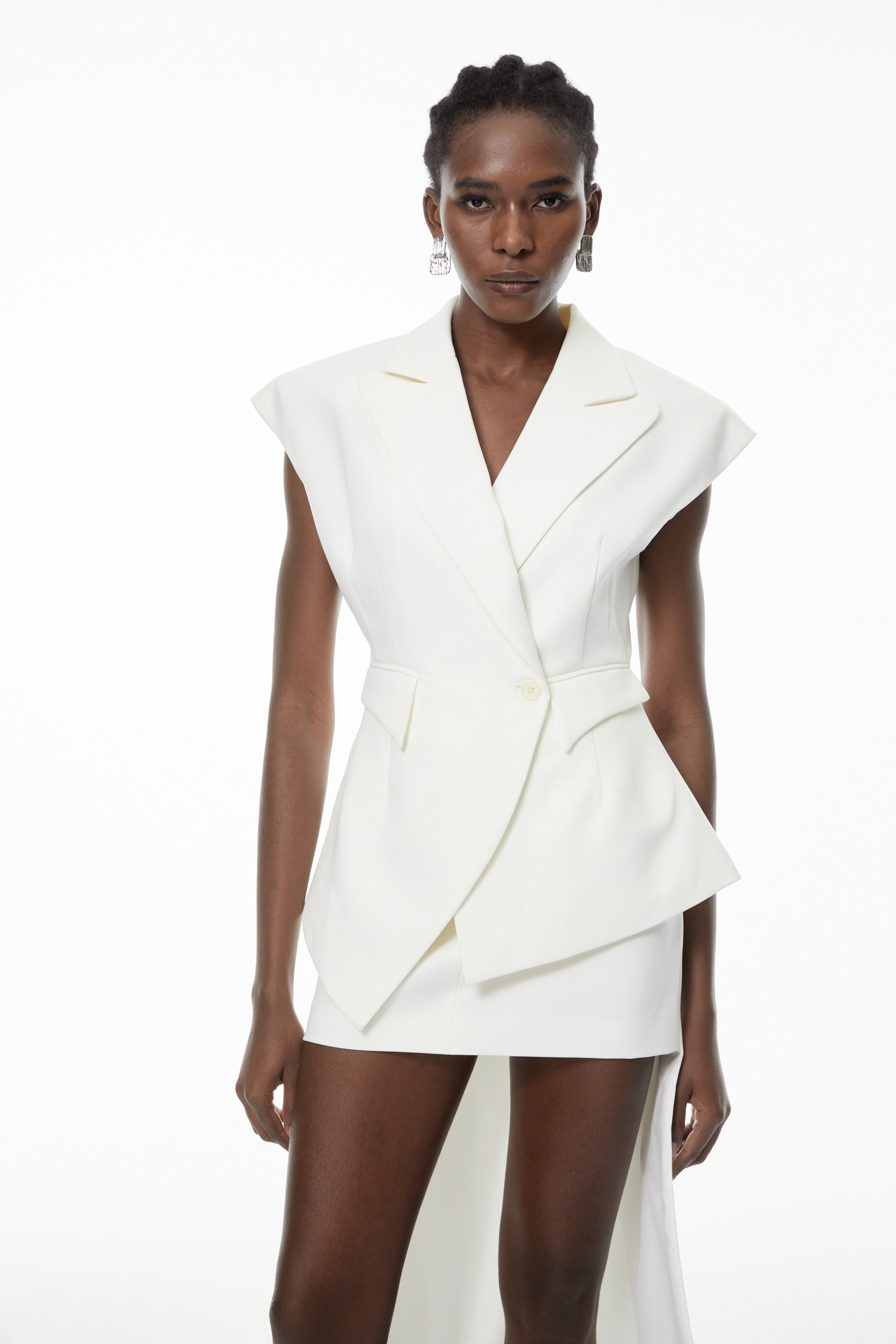 Grace White Asymmetrisches Blazer- und Rock-Set