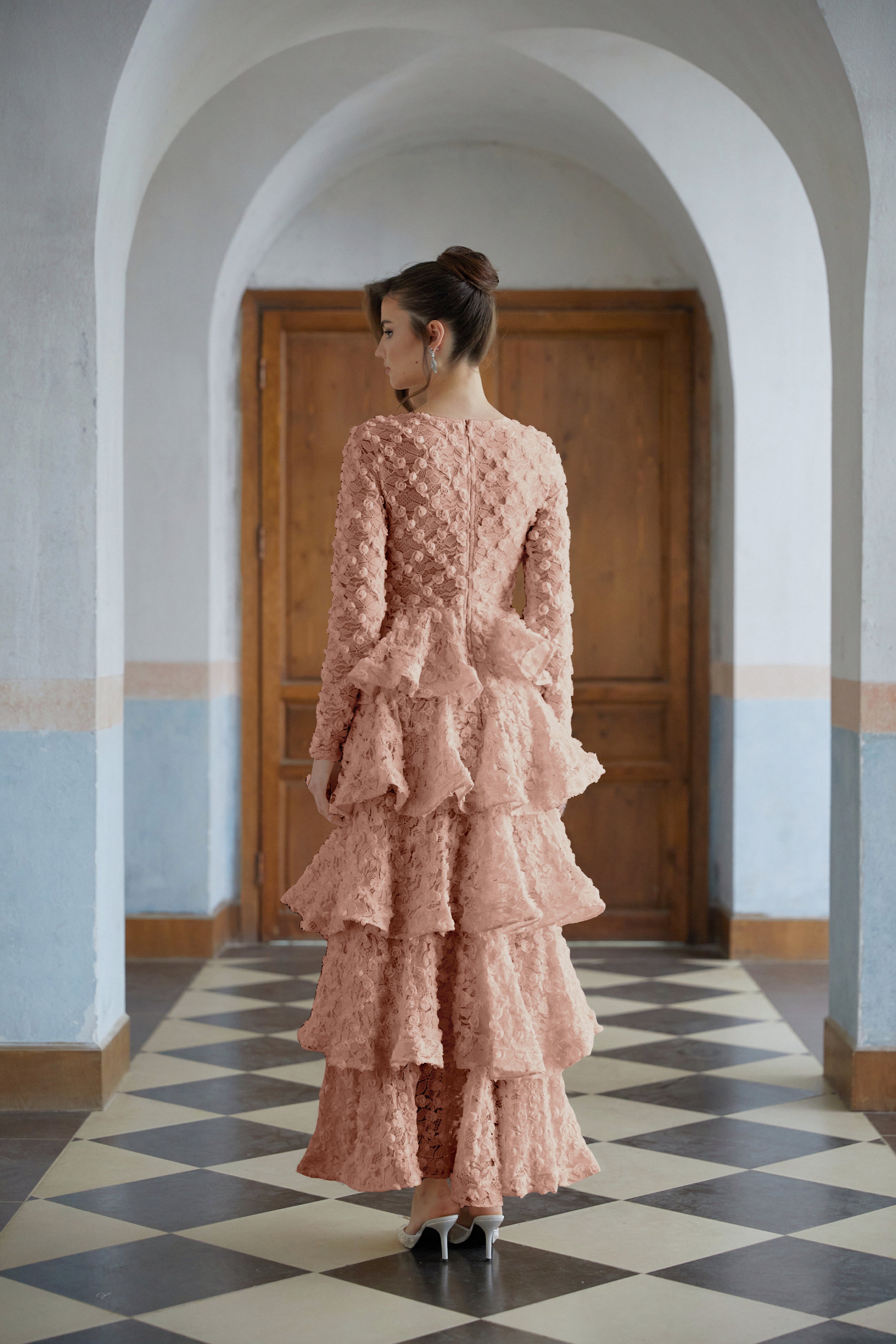 Halla Pink Stufenkleid aus floraler Spitze