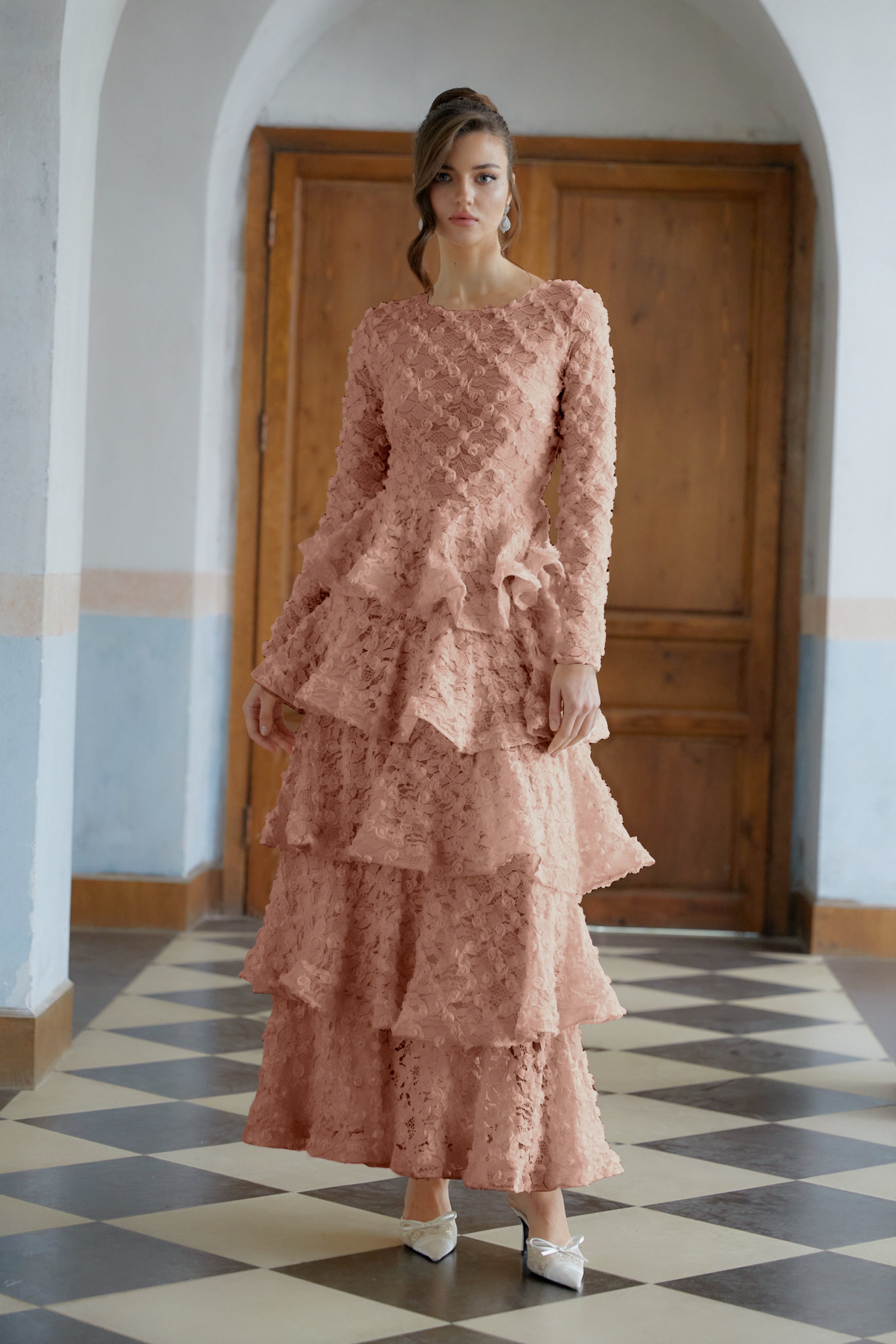 Halla Pink Stufenkleid aus floraler Spitze