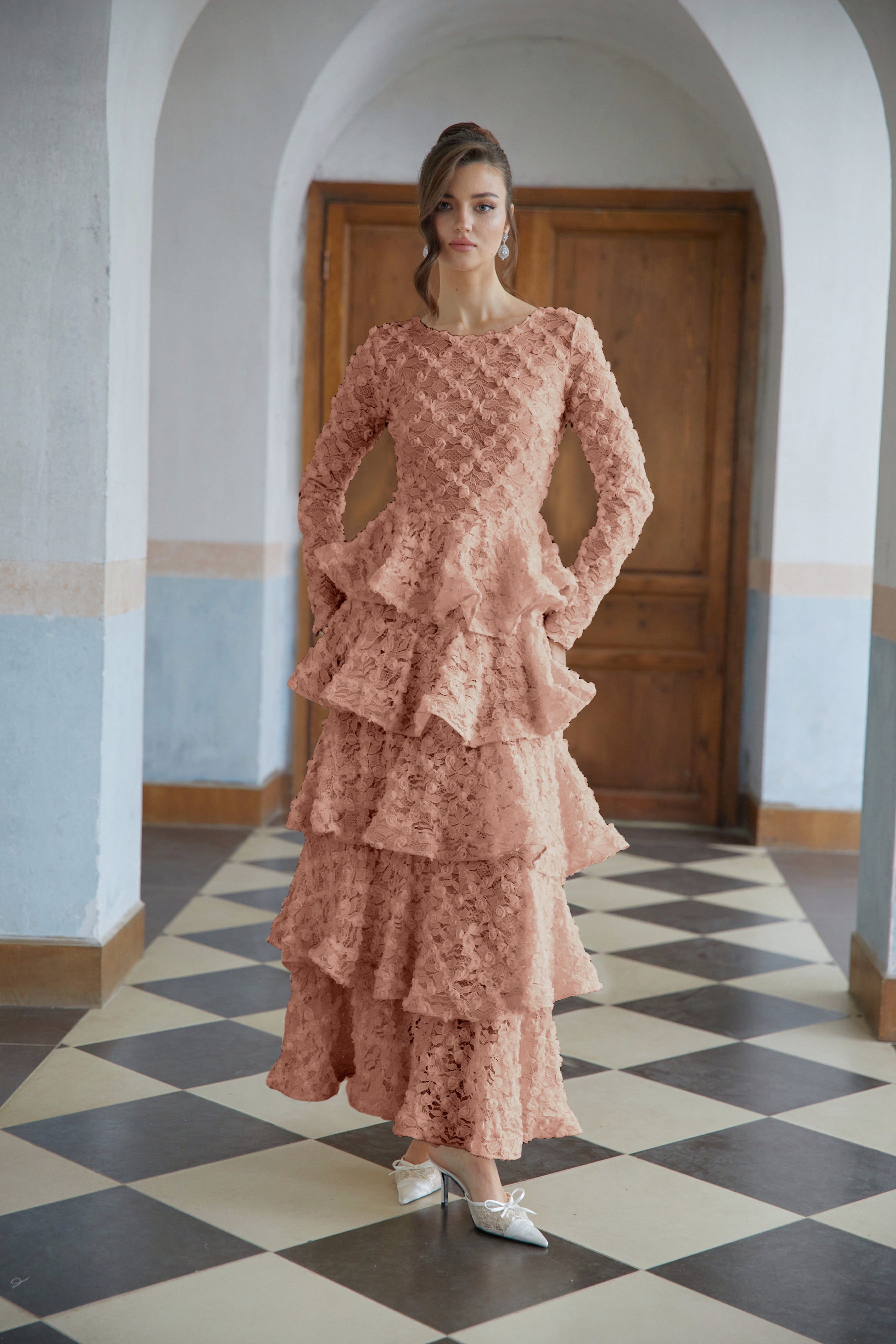 Halla Pink Stufenkleid aus floraler Spitze