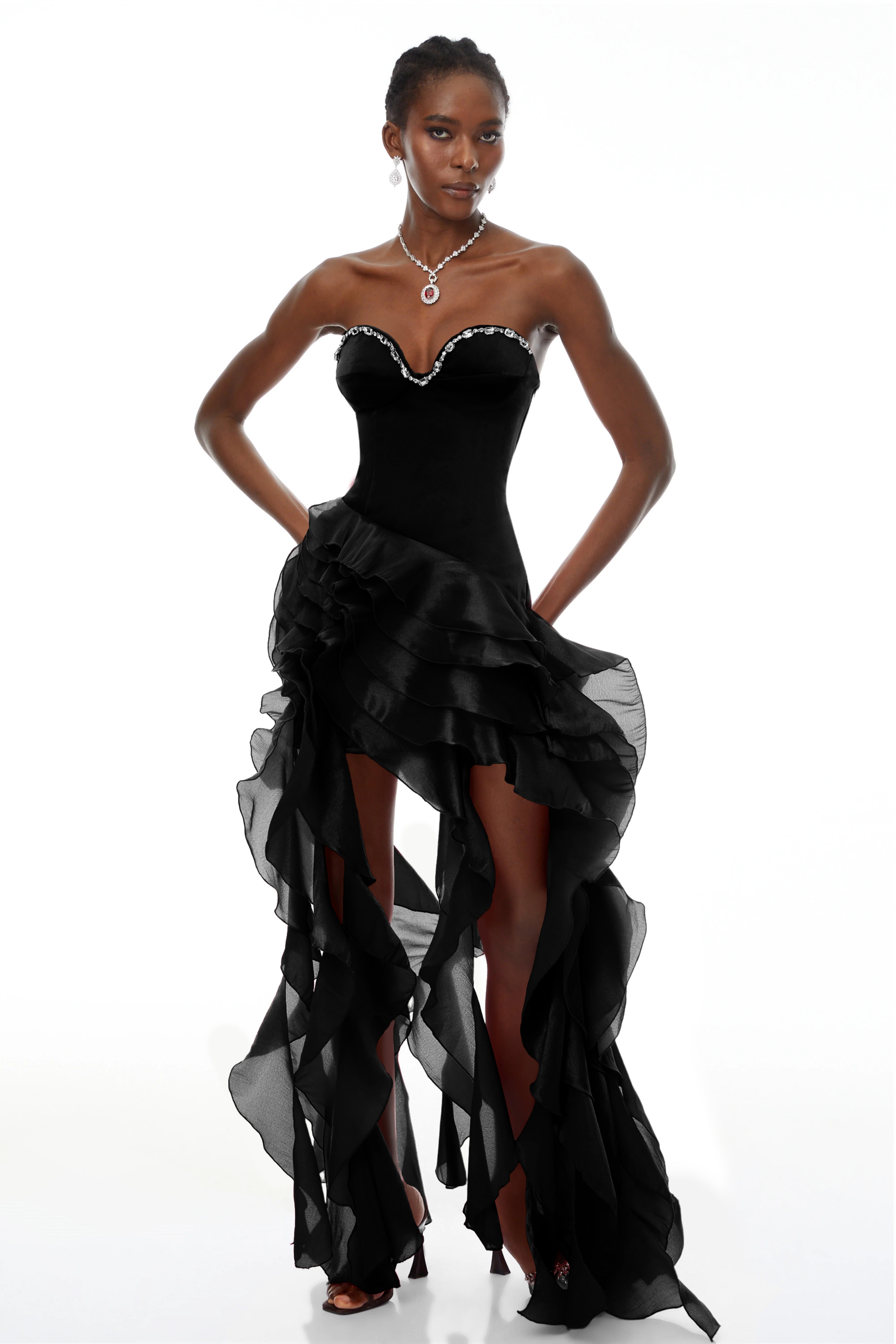 Lunetta Schwarzes trägerloses Maxikleid mit Rüschen