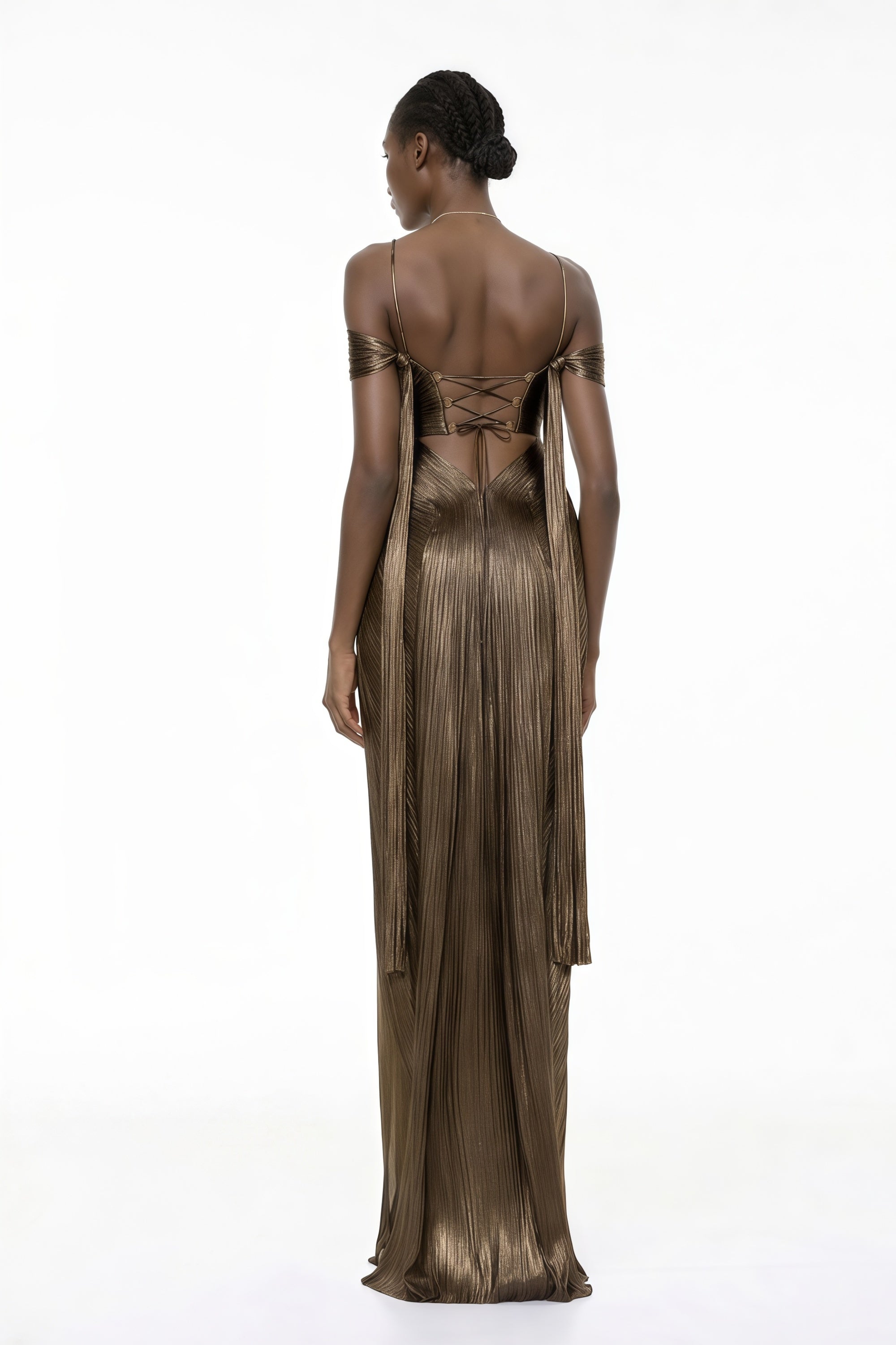 Tief ausgeschnittenes, schulterfreies Plissé-Kleid