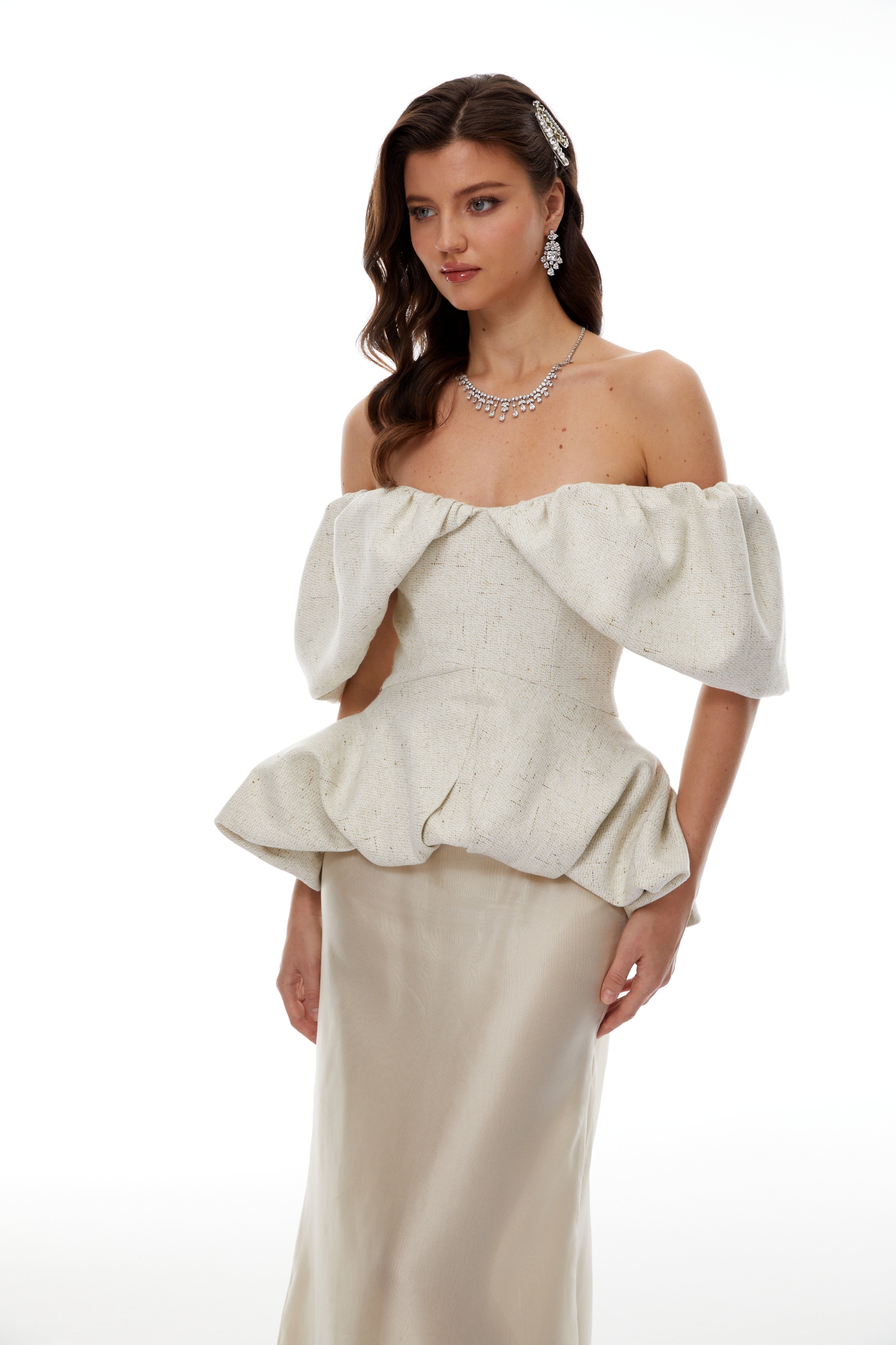 Sabine Weißes Bubble-Top mit Rüschen & Rock im Set