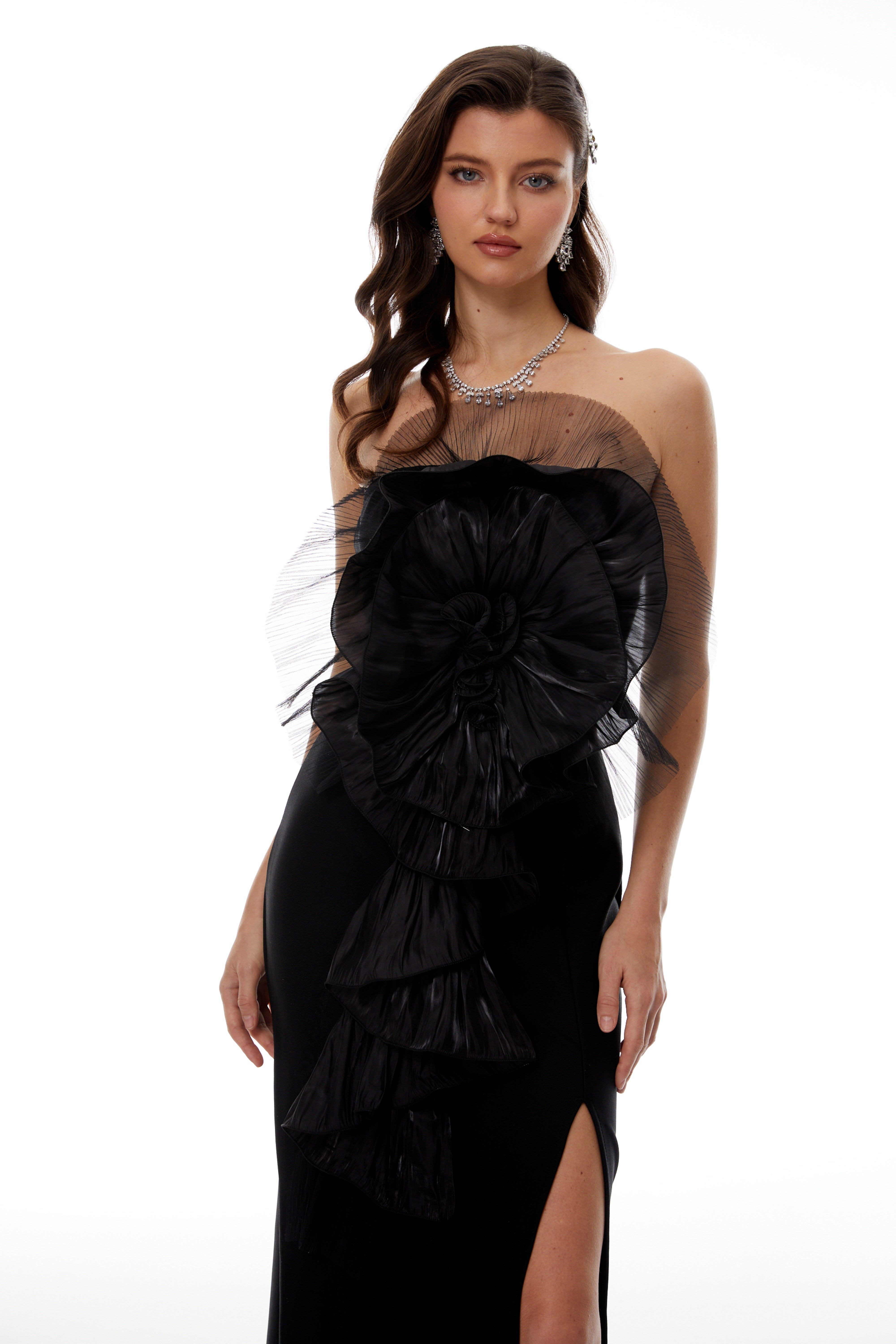 Susanne Black 3D-Maxikleid mit gerüschten Blütenblättern