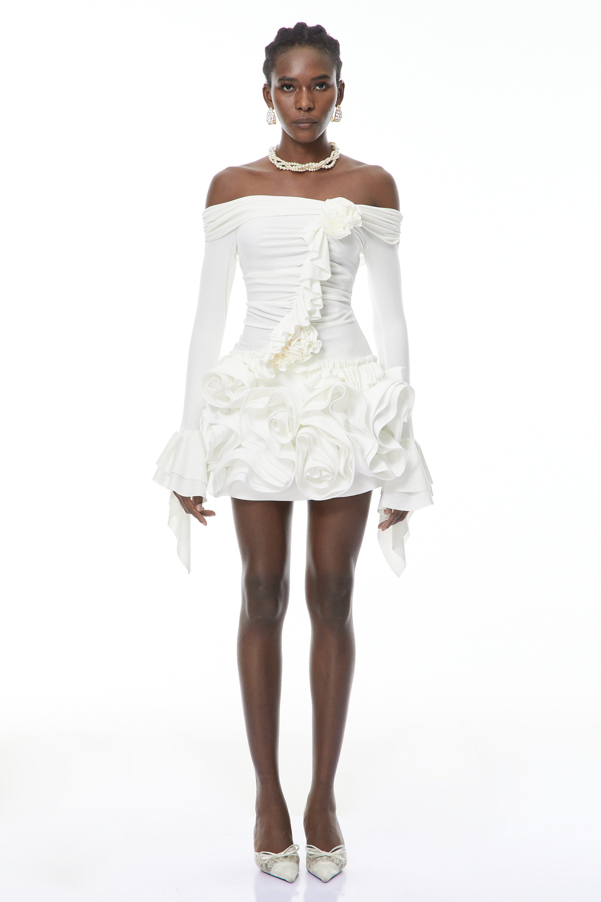 Vanessa Weißes Blusen- und Rock-Set mit 3D-Blütenblättern