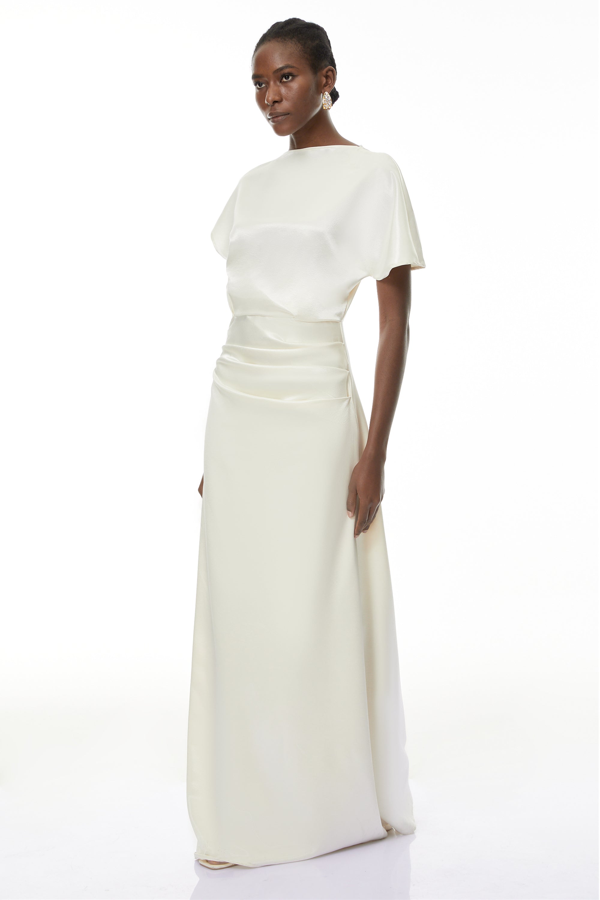 Zuzanna White Asymmetrisches glänzendes Maxikleid