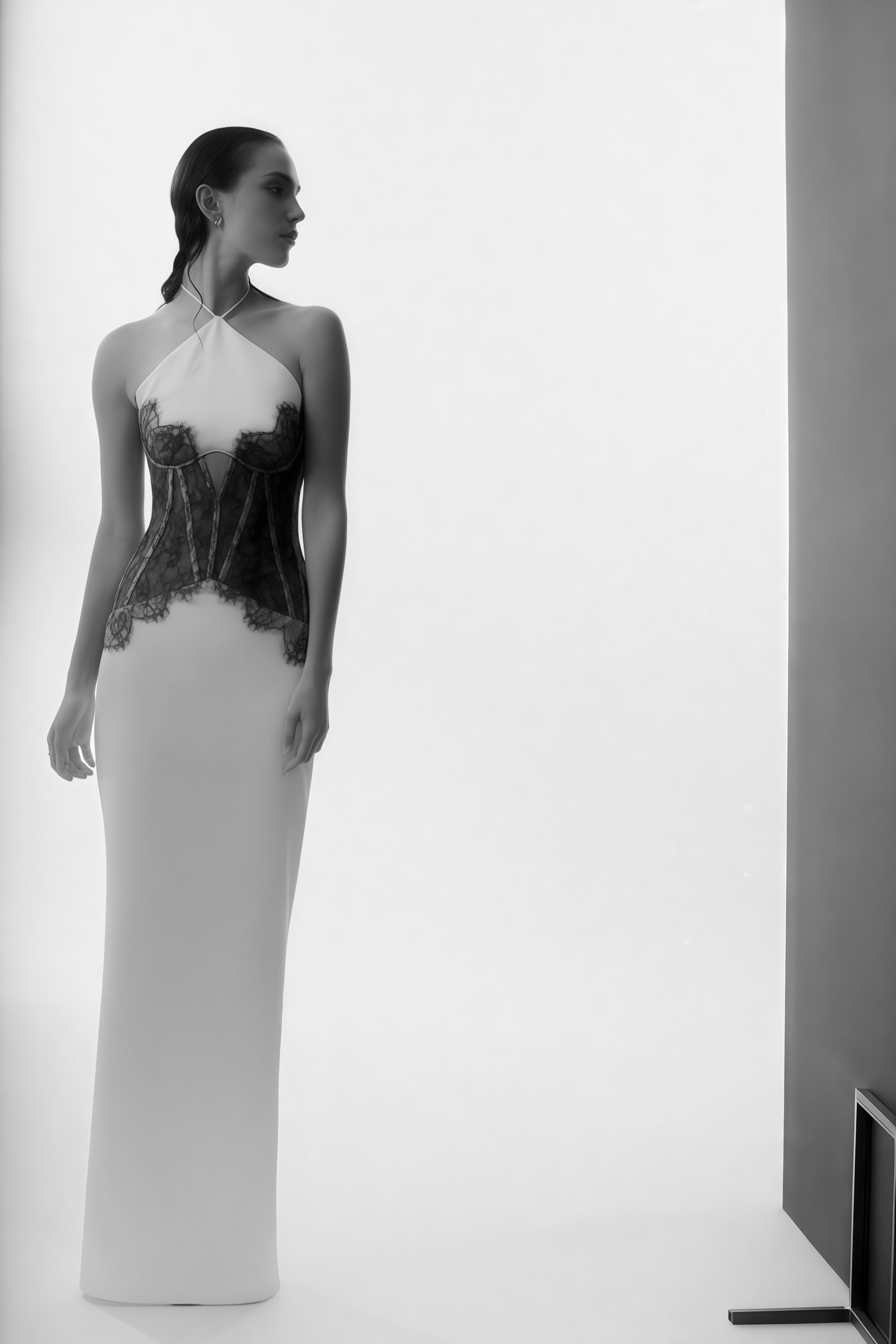 Mirabeau Weißes Maxikleid mit Cut-Out-Spitze