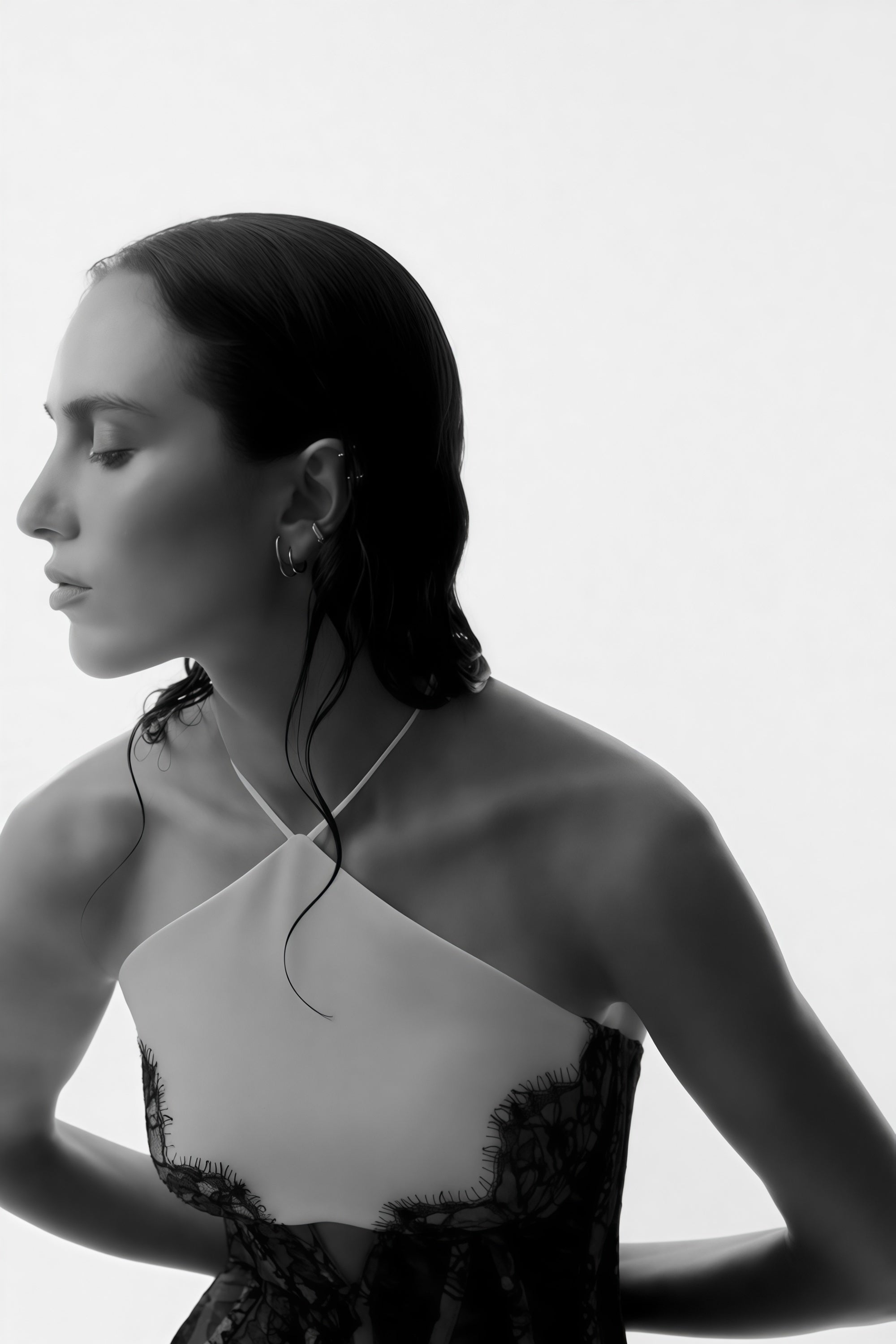 Mirabeau Weißes Maxikleid mit Cut-Out-Spitze