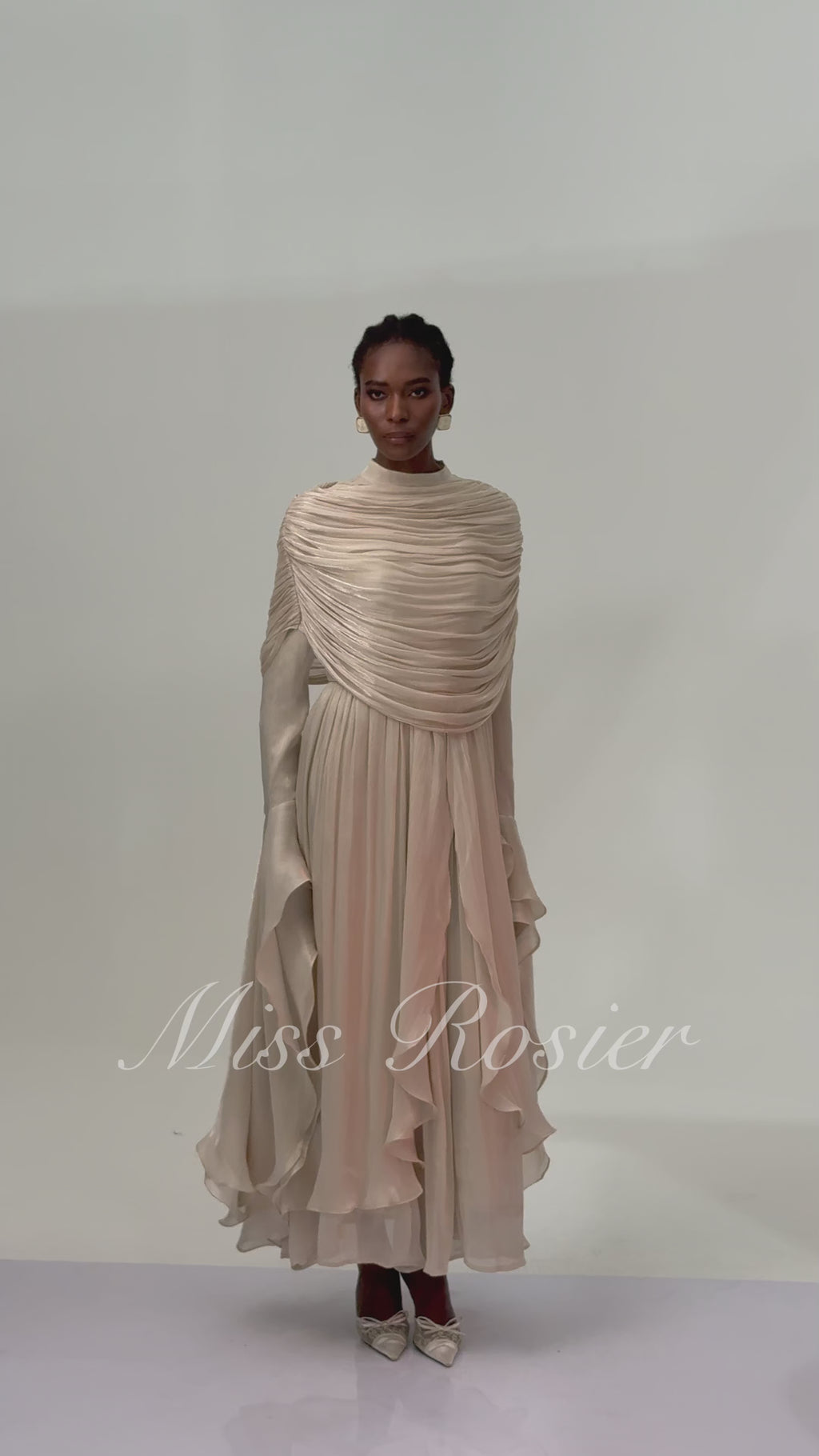 Maxikleid mit Rüschen